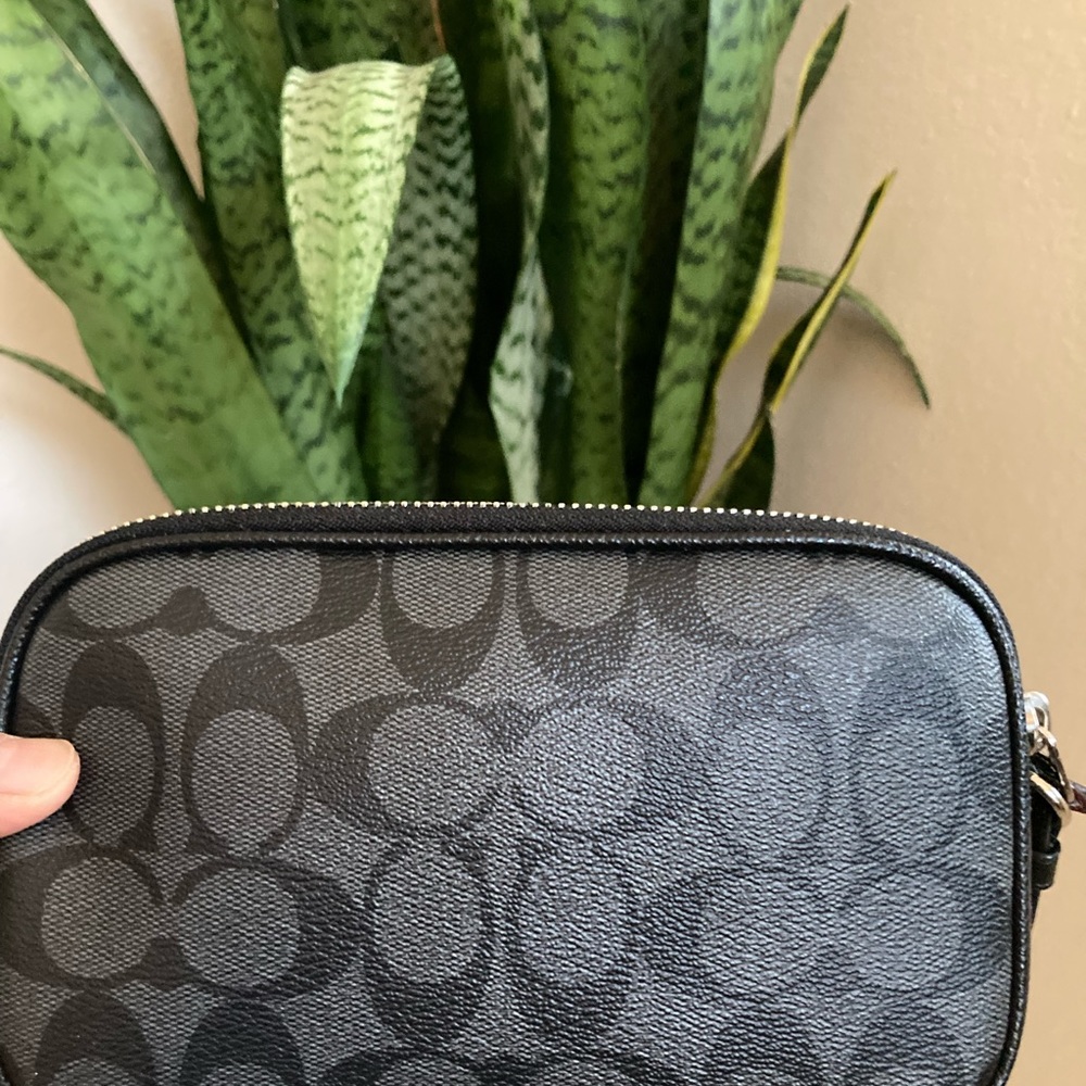 😱👜Like New Authentic Coach CROSSBODY POUCH WITH SPACE PATCHES - Picture 4 of 15